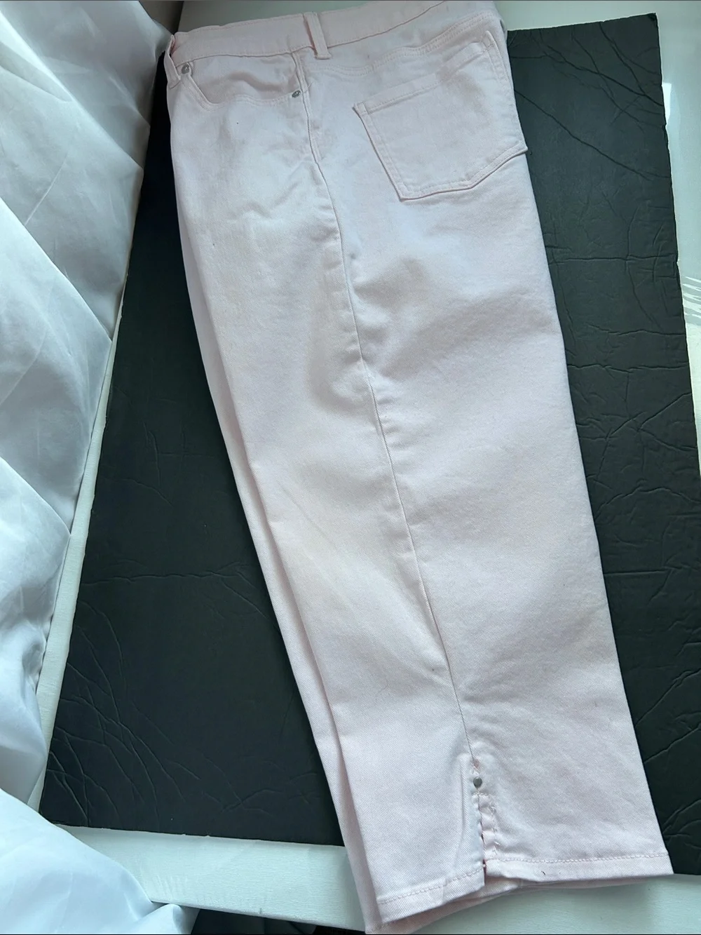 Gloria Vanderbilt Light Pink Cropped Jeans - Picture 4 of 12